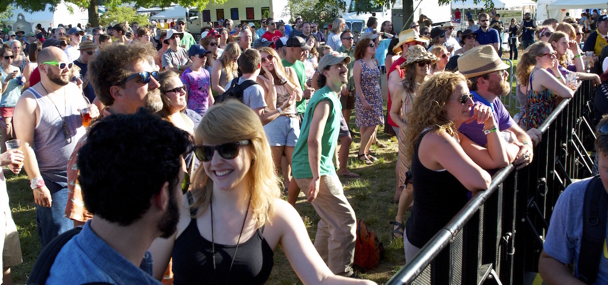 Nelsonville Music Festival crowd (Jasmine Beaubien/WOUB)