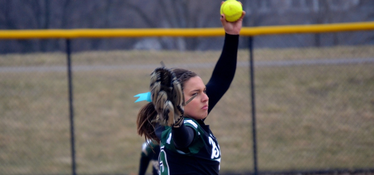 Leanne Bachman pitching for Ohio softball