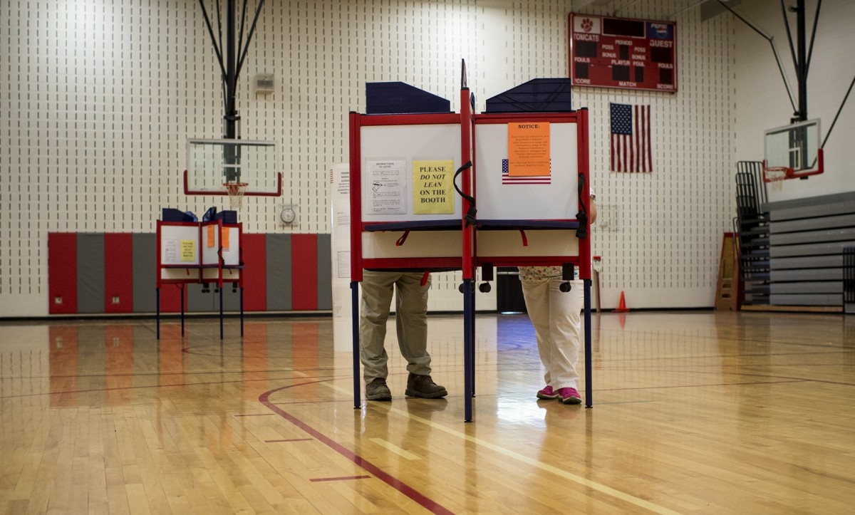 Jacksonville, Ohio- Voters cast in their ballots in Trimble Elementary School on Super Tuesday on March 15. (MICHAEL SWENSEN/WOUB)