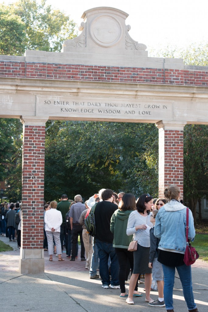 Students and other attendees line up to hear former President Bill Clinton’s speech. The line stretches far beyond the Alumni Gateway on the Ohio University campus. (Robert McGraw/WOUB)