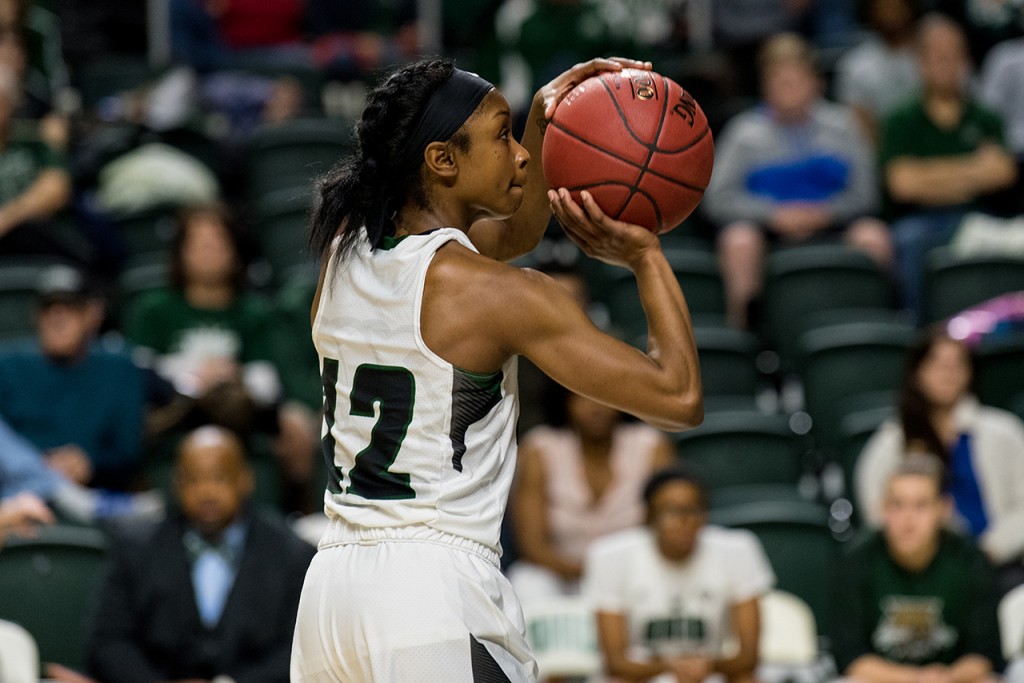 Yamonie Jenkins takes aim while shooting a free throw in Ohio University Vs Kent State on January 14, 2017 | Robert Green for WOUB