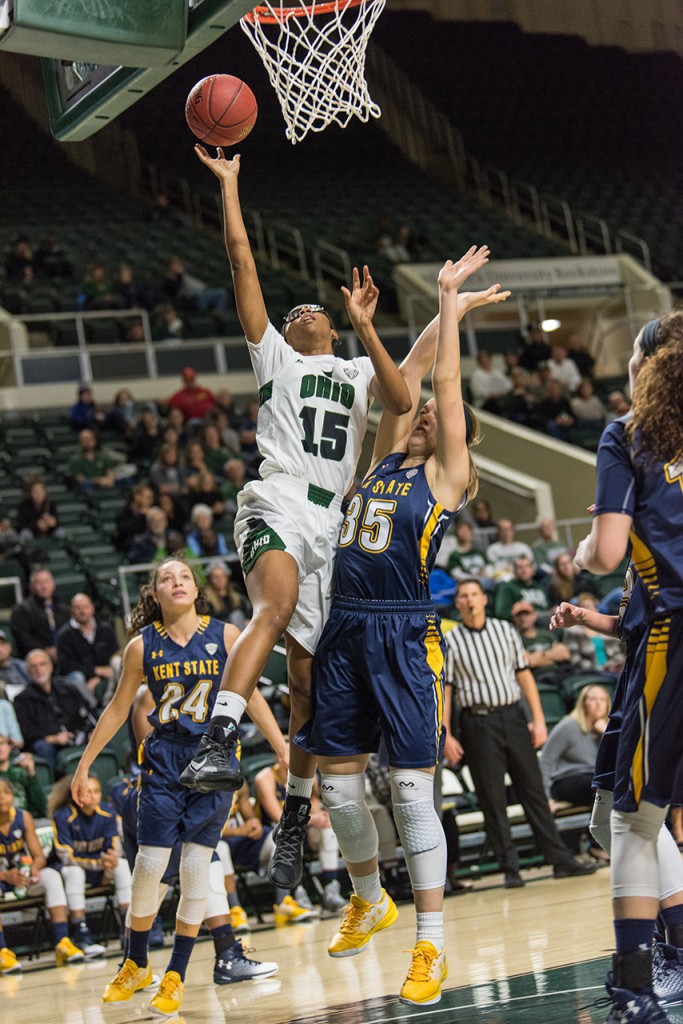 Jasmine Weatherspoon goes up for a layup in the Ohio University vs. Kent State game on January 14, 2017. (Robert Green/WOUB)