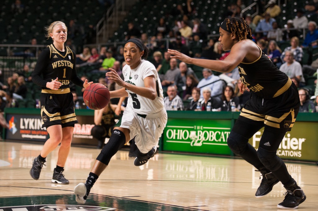 Ohio University Guard Quiera Lampkins exploits an opening in the Western Michigan defense on Wednesday, January 25, 2017. (WOUB / Drake S. Withers)