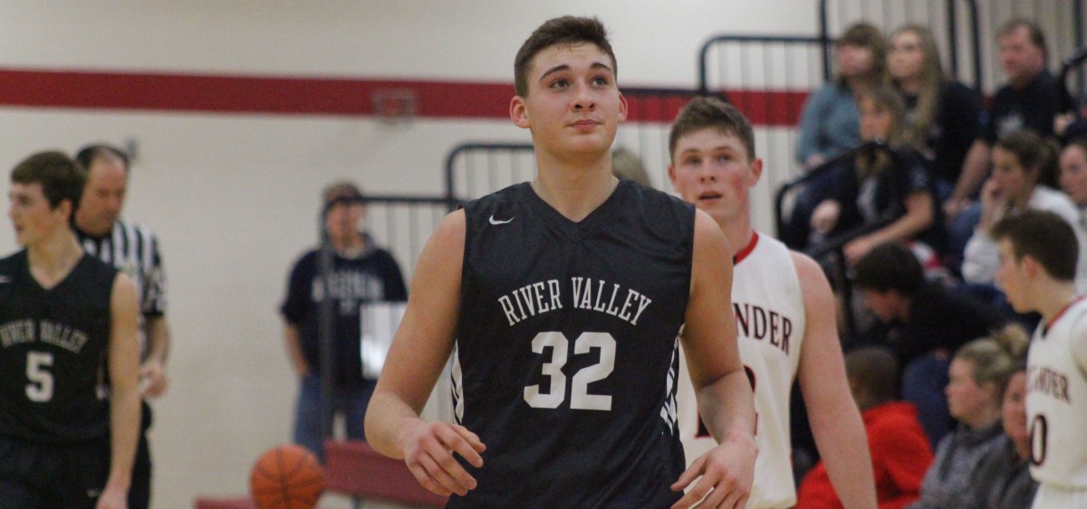 River Valley Raiders Upset Alexander Spartans - WOUB Public Media