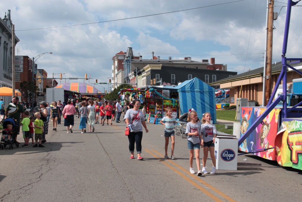 A part of the midway of the Jackson Apple Festival. (WOUB/Emily Votaw) 
