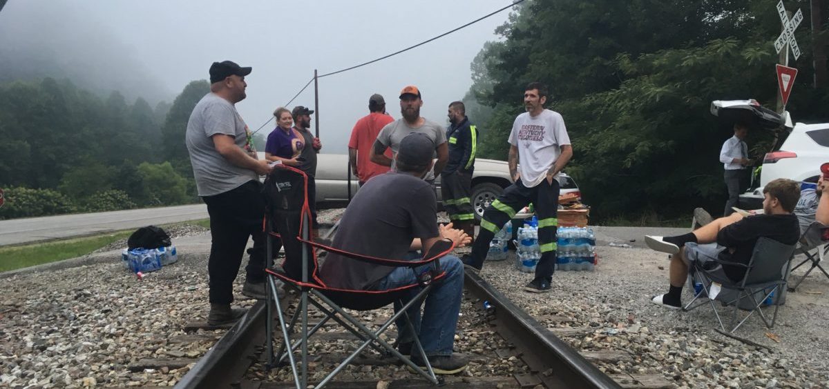 Protesting miners blocked the tracks in the morning fog.