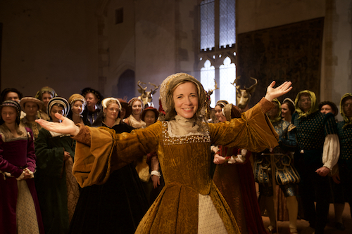 Lucy Worsley with cast in Tudor costumes at Penshurst Place.