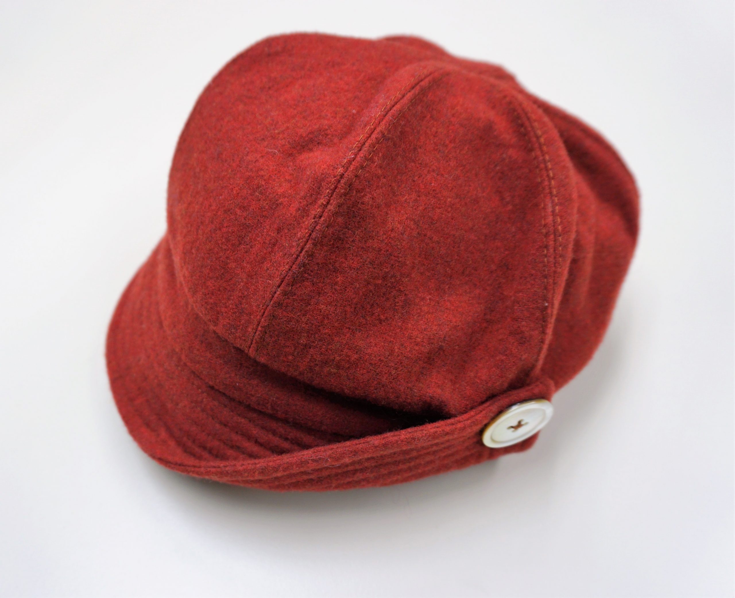 A red woolen cap