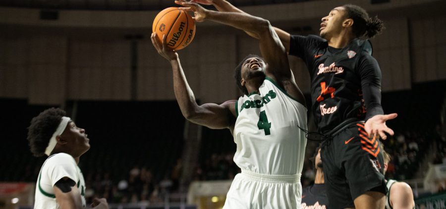 Dwight Wilson goes up for the basket against Bowling Green