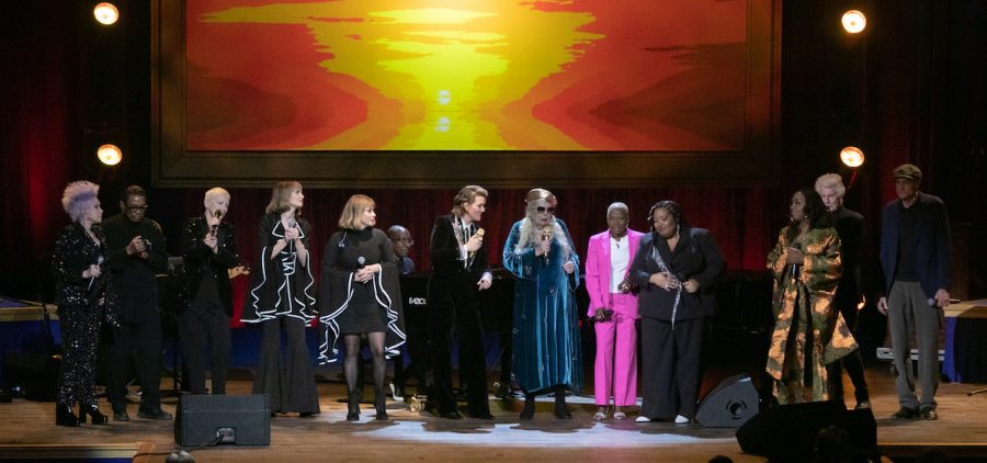 many performers come together to celebrate Joni Mitchell on stage