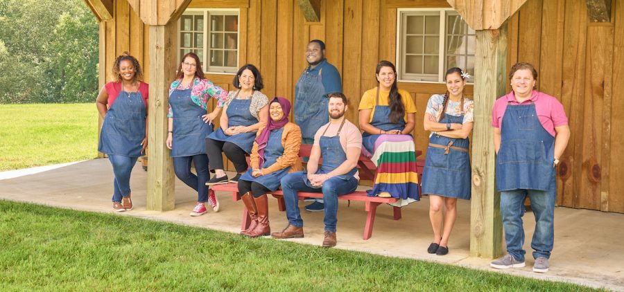 nine contestants for THE GREAT AMERICAN RECIPE SEASON 2 on a patio of a country barn house