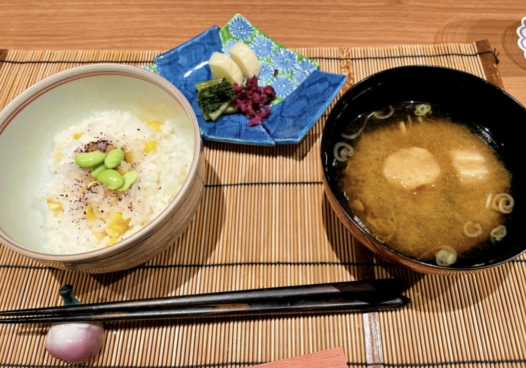 Traditional Japanese cuisine centers around vegetables, soy products like miso, and seaweed or seafood, making it naturally high in fiber and good fats.