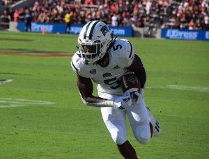 Sieh Bangura runs with the ball during Ohio's game at San Diego State