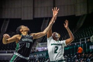 Ohio guard Laylay Fantroy (2) shoots a contested layup in Ohio's win against Eastern Michigan.