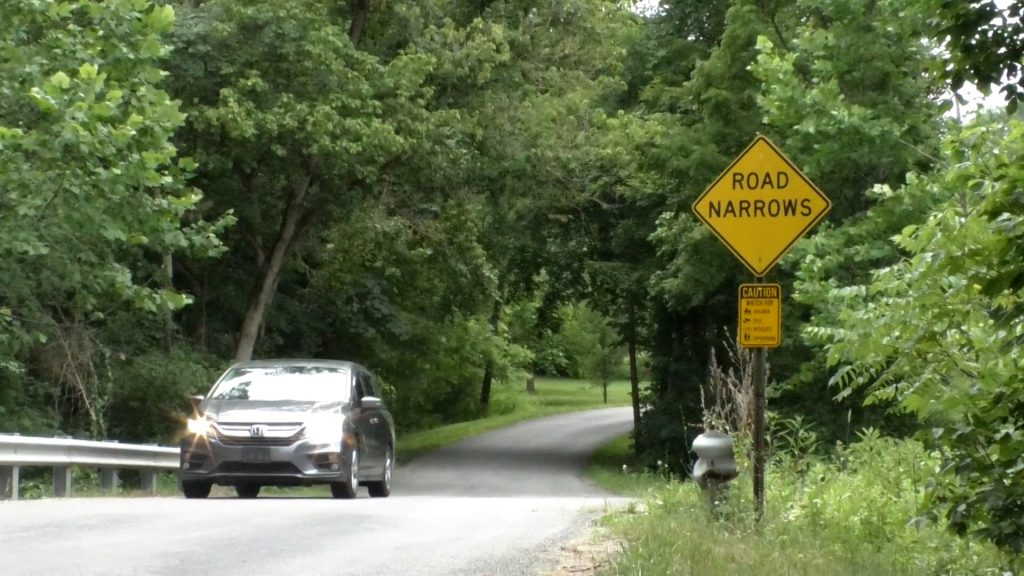 car driving on lavelle road