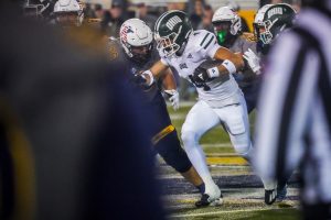 Roman Parodie (#4) returns an interception vs Kent State. 