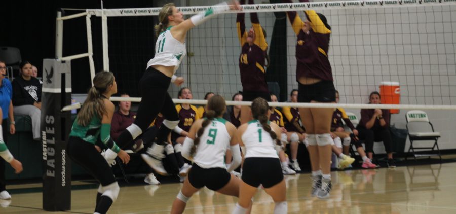 Eagle Braelyn Simpson attacks at the net