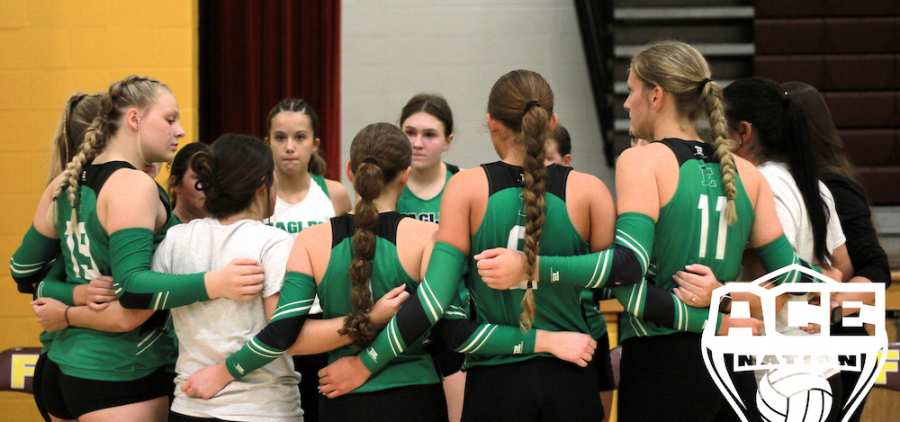 The Eagles huddle up during a timeout