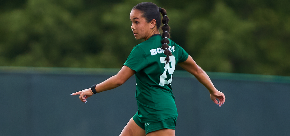 Hailey Jeng (29) dribbles the ball forward on Sept. 4, 2025. Ohio University ties Northern Kentucky University 1-1 in women’s soccer on September 4th, 2025 at Chessa Field.