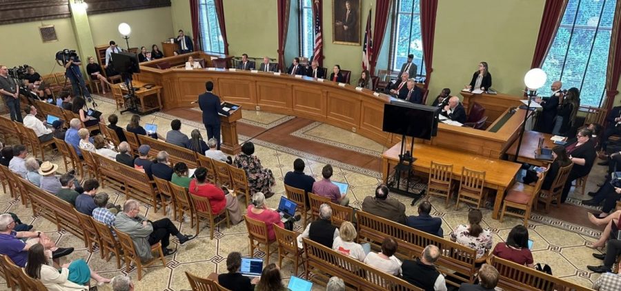 The Joint Committee on Congressional Redistricting met for the first time with a chamber full of people.
