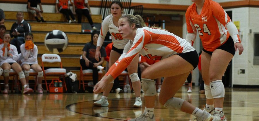 Buckeye Madi Pidcock receives serve