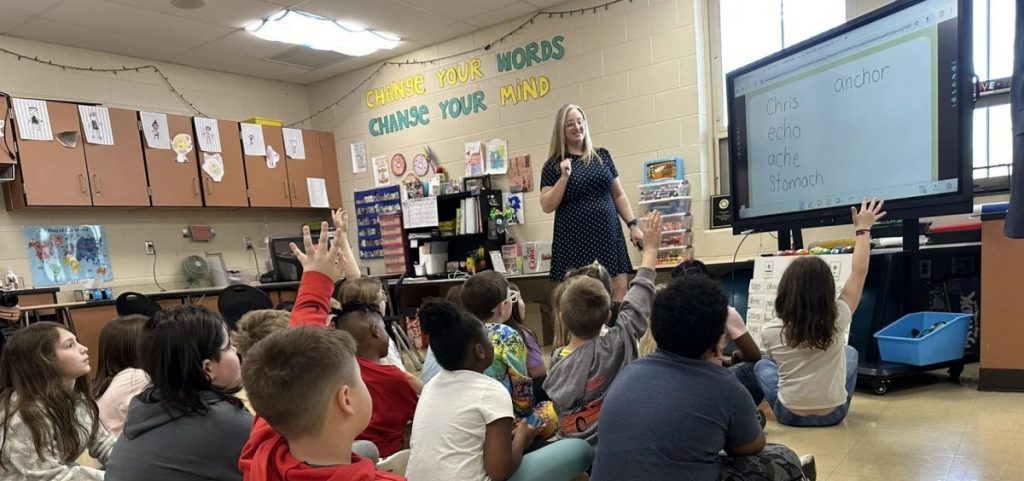 Students at an elementary school in Obetz participate in a reading exercise as part of the Science of Reading curriculum.