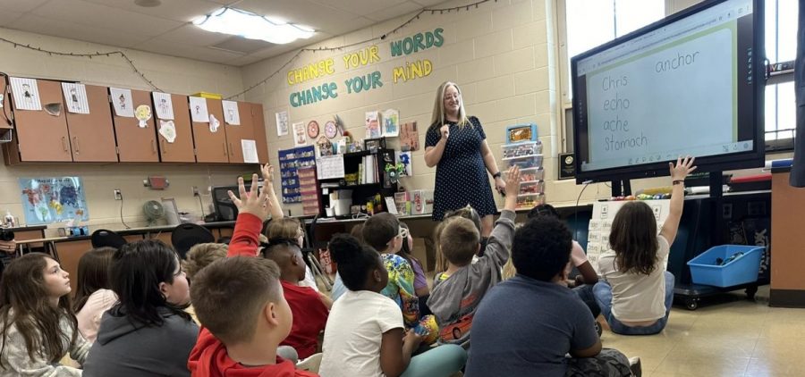Students at an elementary school in Obetz participate in a reading exercise as part of the Science of Reading curriculum.