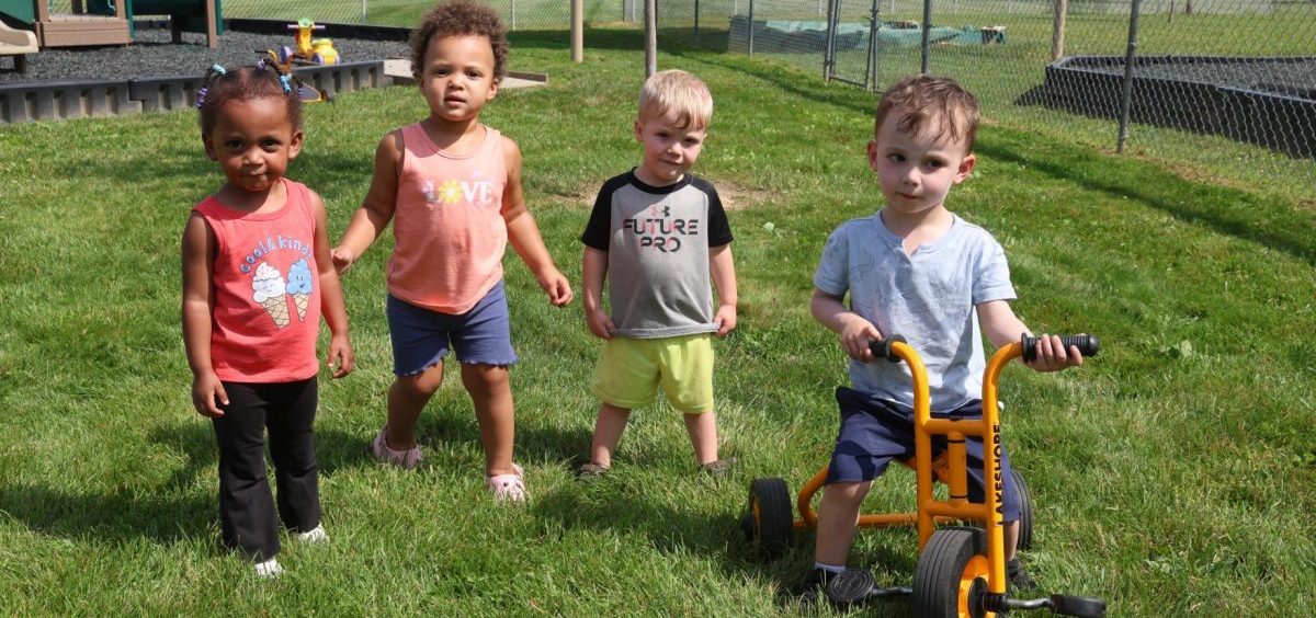 A group of children pose for a photo at Knox County Head Start