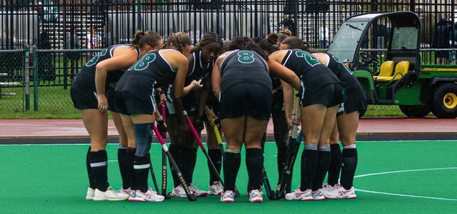 The Ohio Field Hockey team huddling before a corner against Longwood.