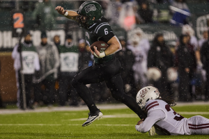 Ohio Football running back Duncan Brune rushing toward the end zone against UMass.