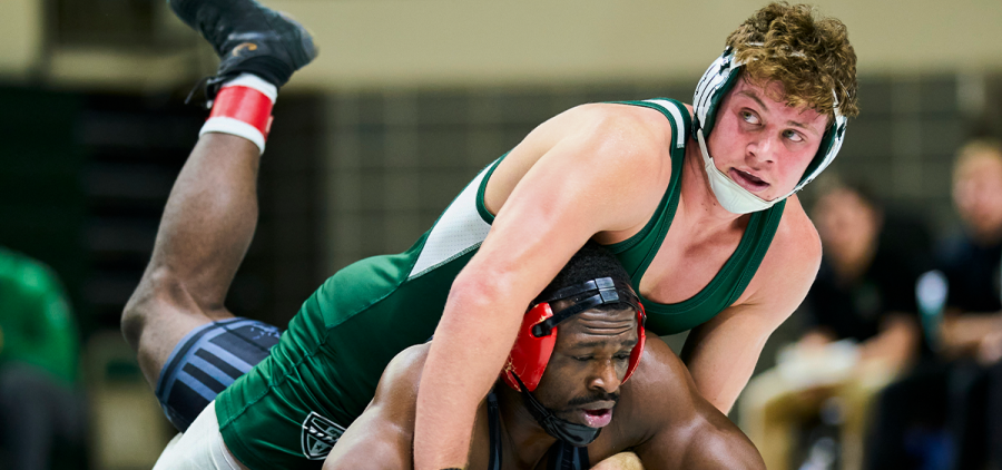 Ohio Wrestler Jeremy Olszko battling SIUE's Deron Pulliam in the 184-pound class.