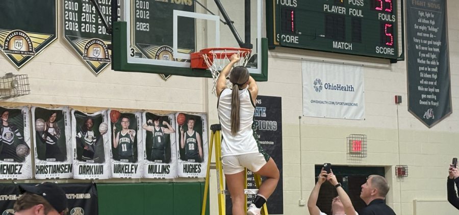 The Athens Lady Bulldogs cut down their net as they clinch the TVC-Ohio for a third straight year.