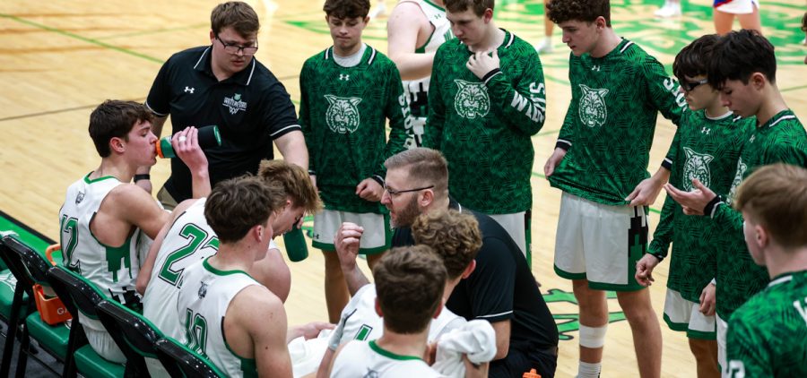 Darrell Cunningham talking to the rest of the Waterford Wildcats.