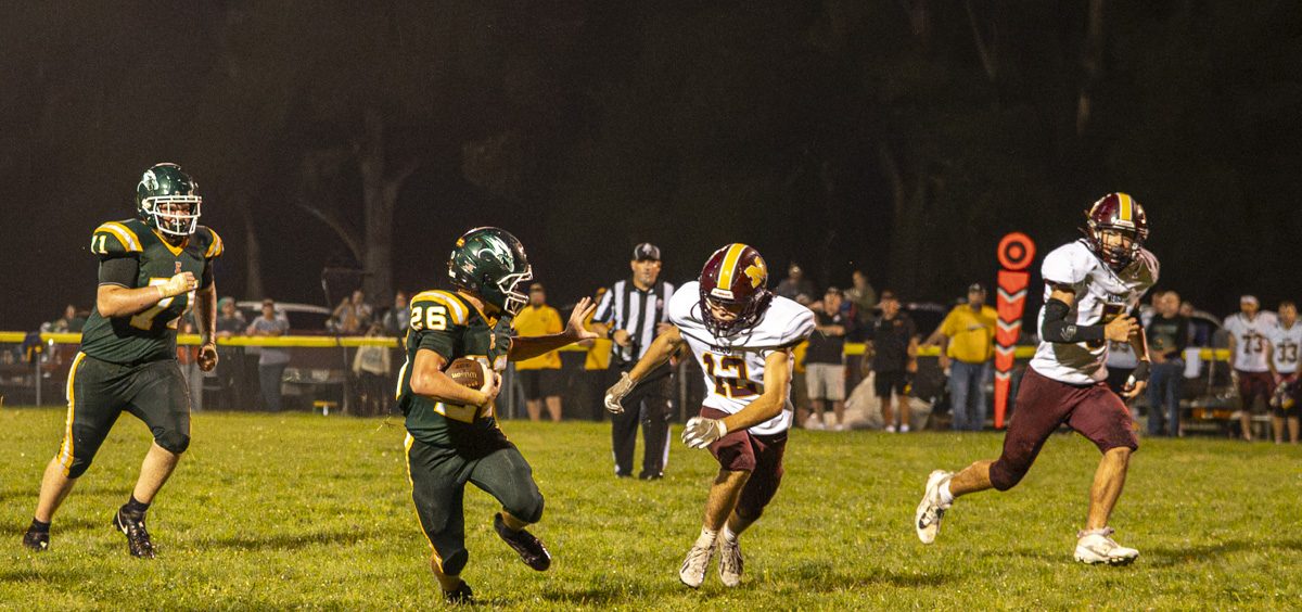 The Eastern Eagles breakout a big run against cross county rivals, Meigs.