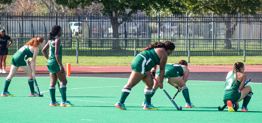 Ohio Field Hockey players lining up for a pentalty shot in win over Mercyhurst